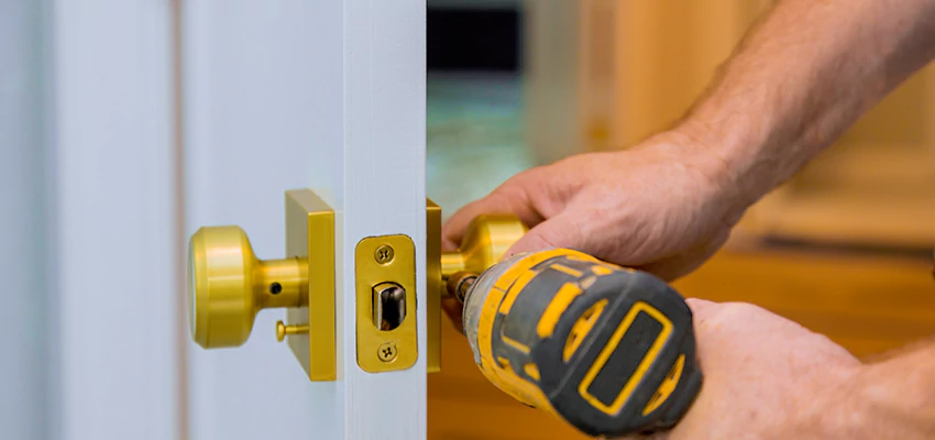 Local Locksmith For Key Fob Replacement in Oak Park, California
