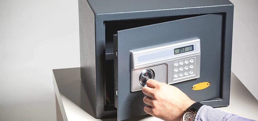 Jewelry Safe Unlocking Service in Oak Park, California