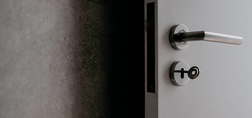 Front Door Handle Repair And Installation in Oak Park, CA