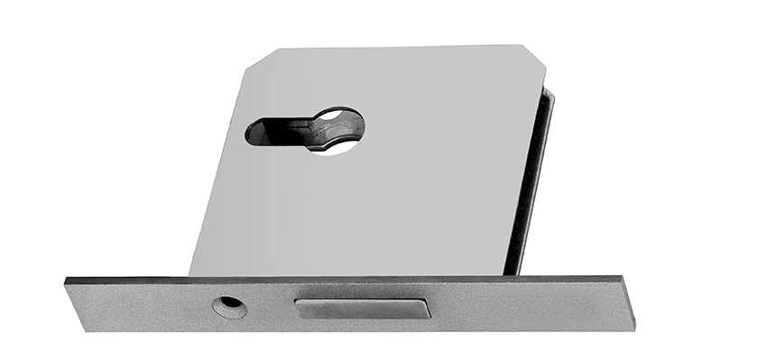 Fix A Deadbolt Door Lock in Oak Park, California