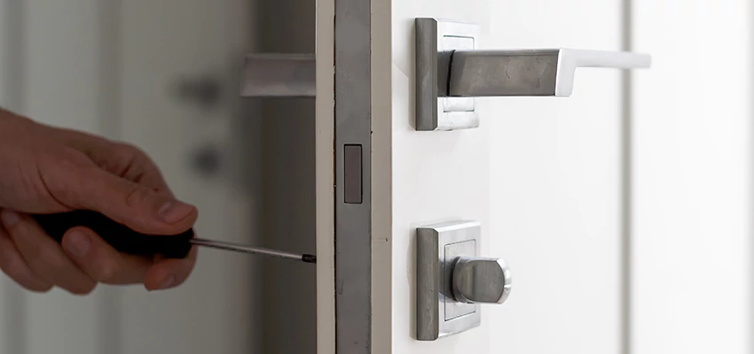 Automotive Lock Installation in Oak Park, CA