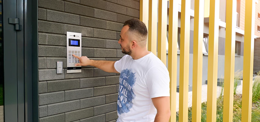 Locksmith Company For Smart Lock System Installation in Oak Park, California